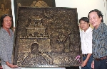 Bế mạc phòng tranh “Về với Sông Hương” và trao tác phẩm cho các nhà sưu tập 