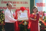 Trường Tiểu Học Trần Quốc Toản đón nhận Huân chương Lao động hạng Nhì.