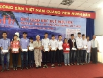 Quỹ Giáo dục Huế Hiếu Học trao 70 suất học bổng Huế Hiếu Học cho HS, SV nghèo vượt khó