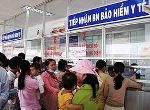 Trao 700 thẻ BHYT cho hộ cận nghèo trên địa bàn tỉnh