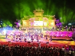 Ấn tượng đêm diễn áo dài "Huế vàng son" - Nét độc đáo của áo dài cung đình cố đô Huế