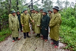 Phó Thủ tướng Trịnh Đình Dũng kiểm tra, chỉ đạo công tác cứu hộ, cứu nạn tại thủy điện Rào Trăng 3