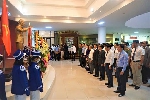 Dâng hoa  và khai mạc triển lãm nhân kỉ niệm 132 năm ngày sinh của Chủ tịch  Hồ Chí Minh