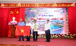 Trao tặng 15.000 lá cờ Tổ quốc cho tỉnh Thừa Thiên Huế