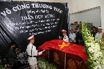Tiếc thương Đại úy Trần Duy Hùng đã hy sinh khi đang làm nhiệm vụ