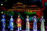 Hoành tráng và độc đáo đêm hội mở màn tuần lễ áo dài Huế 2025