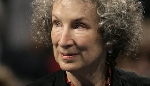 Nhà văn Margaret Atwood đóng phim nhạc kịch