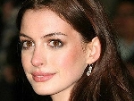 Anne Hathaway là miêu nữ của phim 