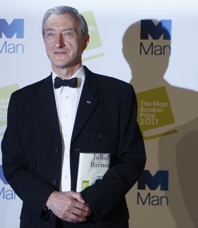 Nhà văn Julian Barnes giành giải Man Booker