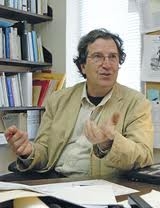 Michel Pierssens: Lý thuyết văn học ở Pháp nhất thiết phải được viết lại…