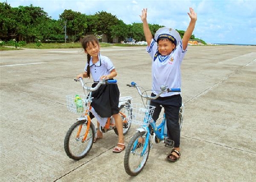 Nghe trẻ hát ở Trường Sa