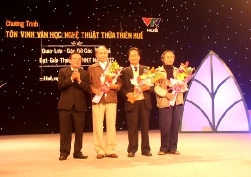 Lễ tôn vinh văn học nghệ thuật Thừa Thiên Huế năm 2012