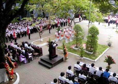 Trường THCS Nguyễn Tri Phương tổ chức lễ khai giảng năm học mới 