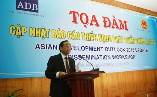 Tọa đàm “Cập nhật báo cáo triển vọng phát triển Châu Á 2013”