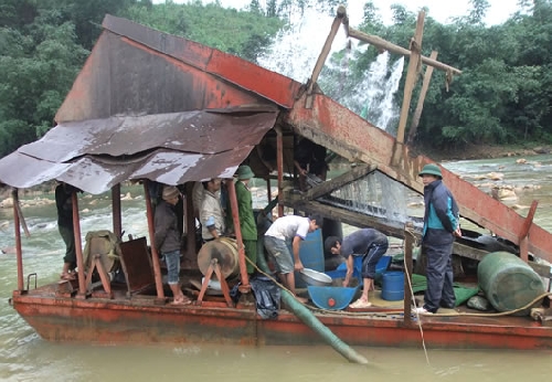 Lật tẩy doanh nghiệp tổ chức khai thác vàng trái phép