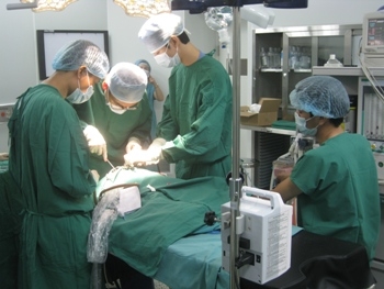 67.000 USD cho Dự án Phẫu thuật chỉnh hình miễn phí cho trẻ em khuyết tật miền Trung