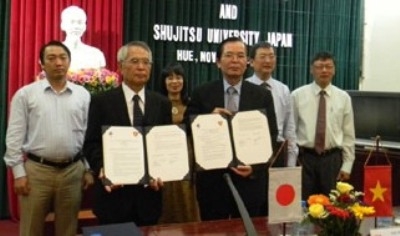 Đại học Huế ký kết hợp tác với Đại học Shujitsu- Nhật Bản