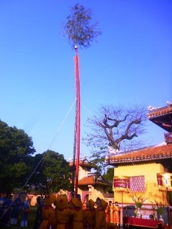 Lễ dựng nêu tại hoàng cung Huế