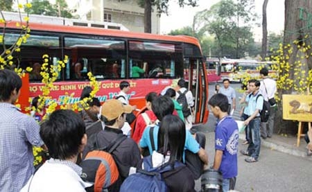 Đại học Khoa học Huế hỗ trợ 300 vé xe Tết cho sinh viên Huế 