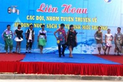 Liên hoan tuyên truyền sử dụng nước sạch, vệ sinh môi trường.