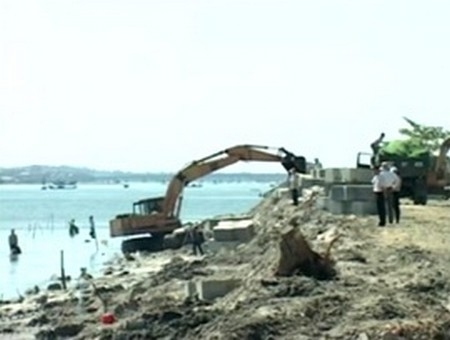 Hương Trà: Dự án kè chắn sóng Hải Dương sẽ hoàn thành trước mùa mưa bão.
