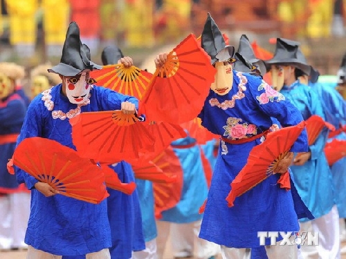 Đến Lễ hội Lam Kinh hòa mình trong múa dân gian trò Xuân Phả