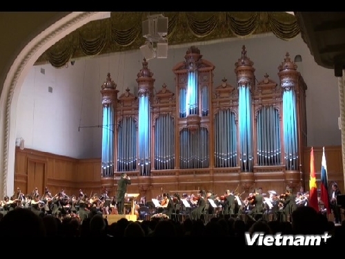 Dàn nhạc giao hưởng Việt Nam chinh phục công chúng Nga