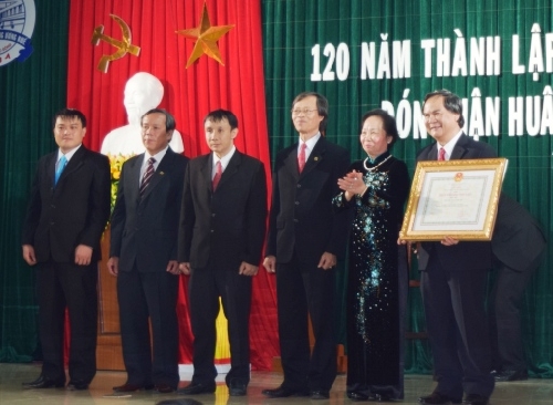Phó Chủ tịch Nước Nguyễn Thị Doan dự lễ Lễ kỷ niệm 120 năm thành lập Bệnh viện Trung ương Huế