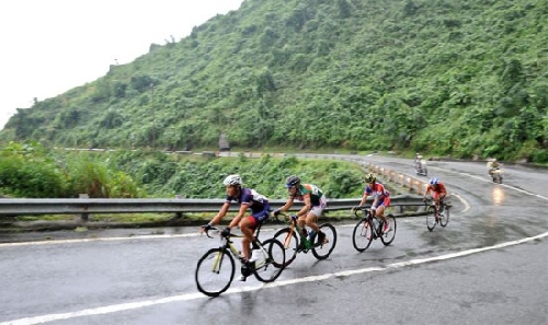 Chặng 6 cuộc đua xe đạp xuyên Việt 2014 - Cúp Quốc phòng Việt Nam: Chinh phục Hải Vân hùng vĩ