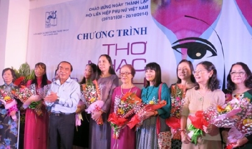 Chương trình thơ- nhạc và ca kịch tôn vinh nữ văn nghệ sĩ nhân ngày phụ nữ Việt Nam.