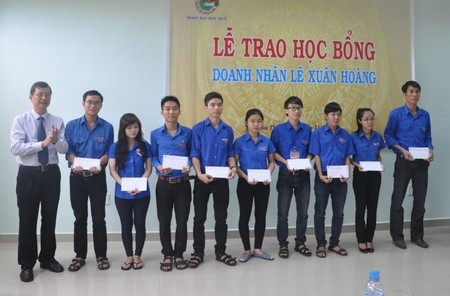 28 suất học bổng Lê Xuân Hoàng được trao cho sinh viên Đại học Huế 