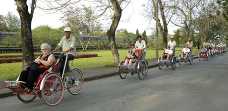 Với Huế hết một đêm