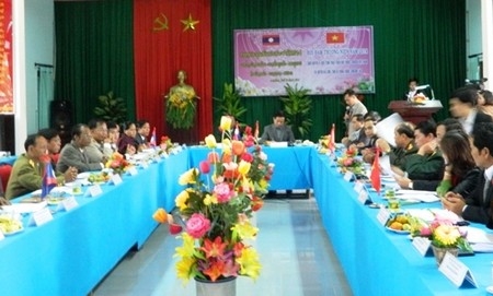 Hội đàm thường niên năm 2014 giữa Đoàn đại biểu cấp cao huyện A Lưới và Đoàn đại biểu cấp cao huyện Kà Lừm