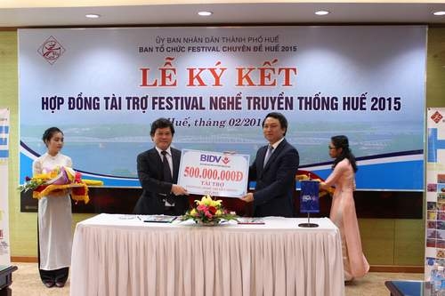 Lễ ký kết Hợp đồng tài trợ Festival nghề truyền thống Huế 2015