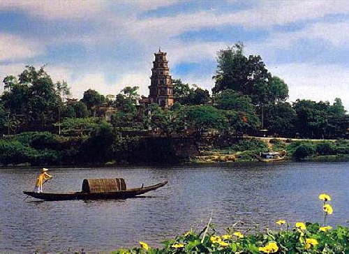 Sông Hương - tặng phẩm của thiên nhiên xứ Huế