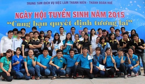 Trường Đại học Kinh tế tham gia ngày hội tư vấn tuyển sinh 2015