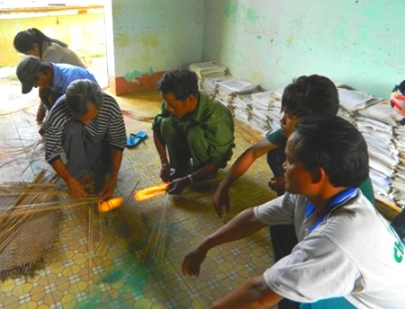 Khai giảng Lớp truyền dạy nghề đan lát thủ công truyền thống của tộc người Pa cô huyện A Lưới năm 2015