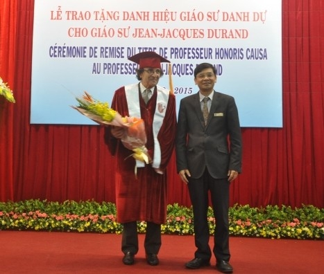Phong tặng danh hiệu Giáo sư Danh dự cho GS. Jean-Jacques Durand
