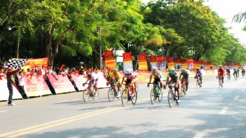 Đoàn đua xe đạp tranh cúp truyền hình Tp Hồ Chí Minh hoàn thành chặng đua Đông Hà -Huế