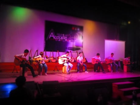 Sinh viên Huế đam mê cùng đêm nhạc Acoustic
