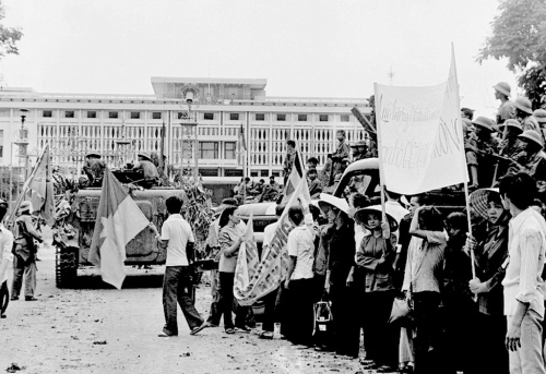 “Giải phóng Sài Gòn” qua những bức ảnh lịch sử