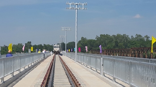 Đã lưu thông tuyến cầu đường sắt Sông Bồ mới