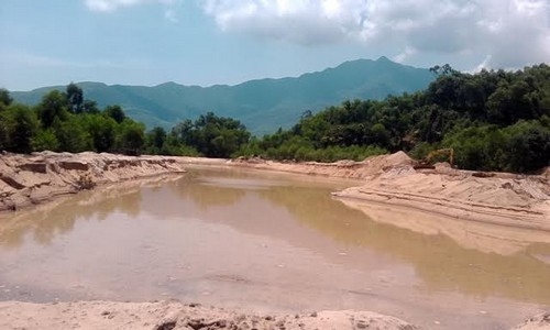 Thừa Thiên - Huế: Doanh nghiệp khai thác cát, người dân ‘kêu trời’