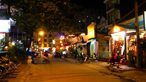  UBND thành phố Huế: họp bàn về phương án thiết kế dự án Chỉnh trang đường Võ Thị Sáu–Chu Văn An–Phạm Ngũ Lão.