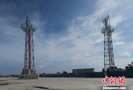 Trung Quốc dựng cột tiêu dẫn đường phi pháp trên đảo Phú Lâm