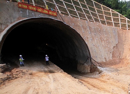 Đưa các hạng mục bổ sung của Dự án hầm đường bộ Phước Tượng - Phú Gia vào Kế hoach sử dụng đất năm 2015 huyện Phú Lộc