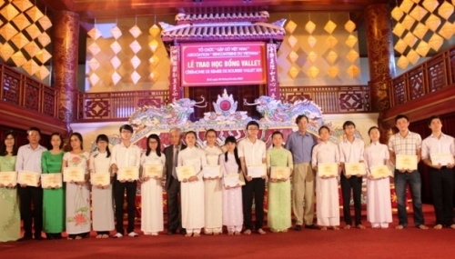 Lễ trao học bổng Vallet cho học sinh, sinh viên tại tỉnh Thừa Thiên Huế