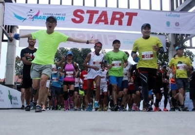 Hơn 400 VĐV dự giải chạy marathon vì nước sạch cho trường học