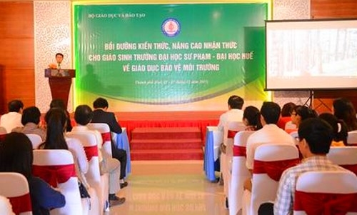 Bồi dưỡng kỹ năng về giáo dục bảo vệ môi trường cho sinh viên Trường Đại học Sư phạm Huế