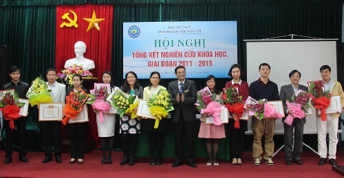 Đại học Kinh tế Huế tổ chức Hội nghị tổng kết hoạt động NCKH giai đoạn 2011-2015